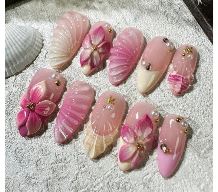 Magenta Sculpted Bloom volume-oriented press-on nail set