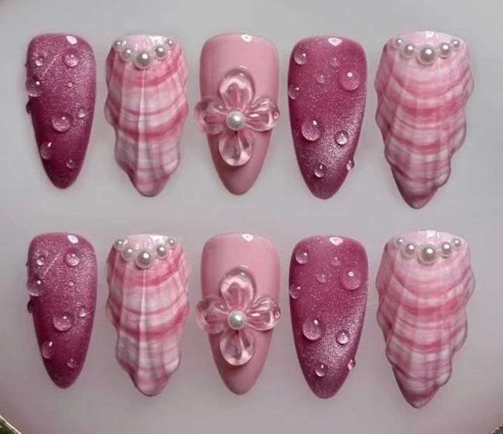 Berry Glitter Plaid volume-oriented press-on nail set