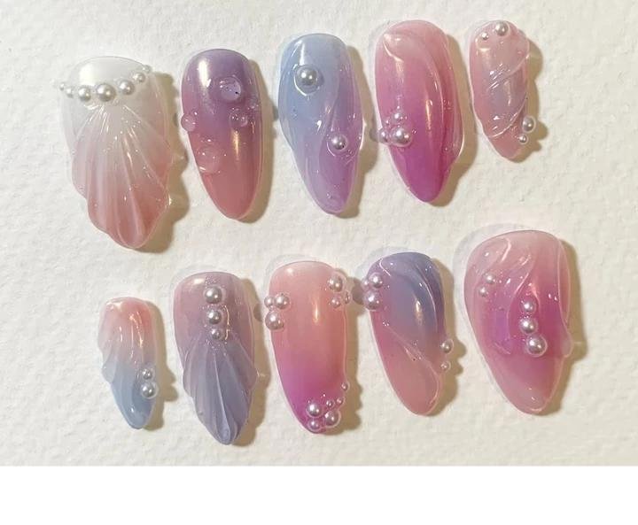 Pearl Aurora Gradient volume-oriented press-on nail set
